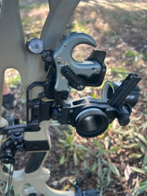Load image into Gallery viewer, Hoyt Alpha Picatinny Mounting Bracket