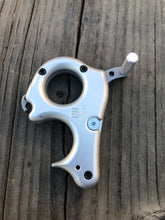 Load image into Gallery viewer, Silverback Mount (Right Handed)