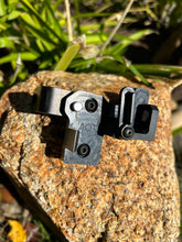 Load image into Gallery viewer, Mini Nock2it Mount (Right Handed)