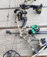 Load image into Gallery viewer, Three Wisemen Mount (Right handed) Nock2it, Wise Choice, First Choice, Hot Shot