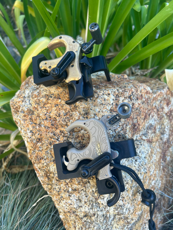 AOT magnetic release holder for the Stan OnneX thumb (Small, Medium) and TRU-Ball Ridgepoint Pro, left hand