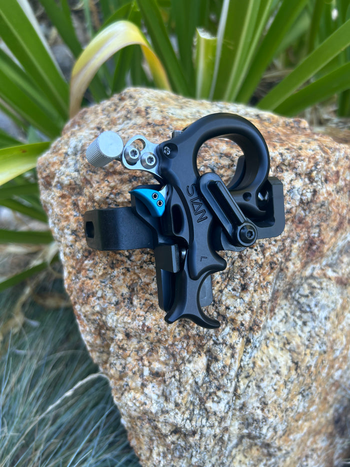 AOT magnetic release holder for the Stan SX4 thumb release, Large, right hand