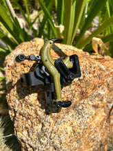 Load image into Gallery viewer, B3 Flo X Mount (Right handed)
