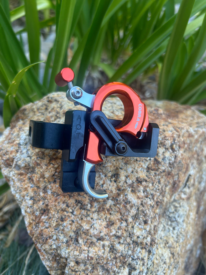 AOT magnetic release holder for the Cobra Harvester thumb release, right hand
