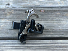 Load image into Gallery viewer, Tru-Ball HBC Flex Hinge Right handed mount (small,medium,large)
