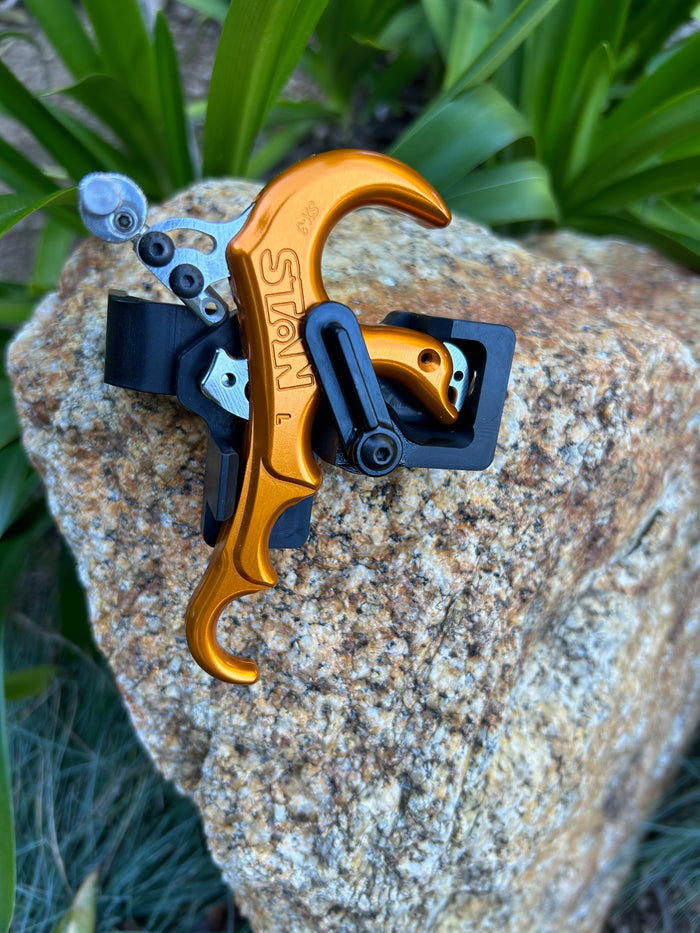AOT magnetic release holder for the Stan SX3 thumb release, M-XL, right hand