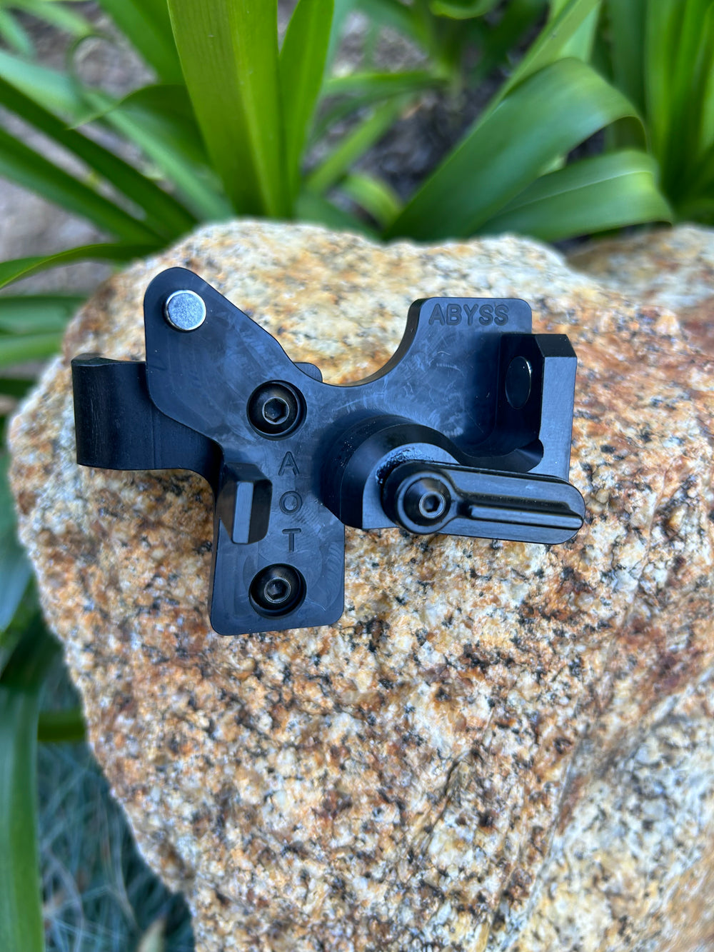Truball Abyss Flex Mount M-L (Right handed)
