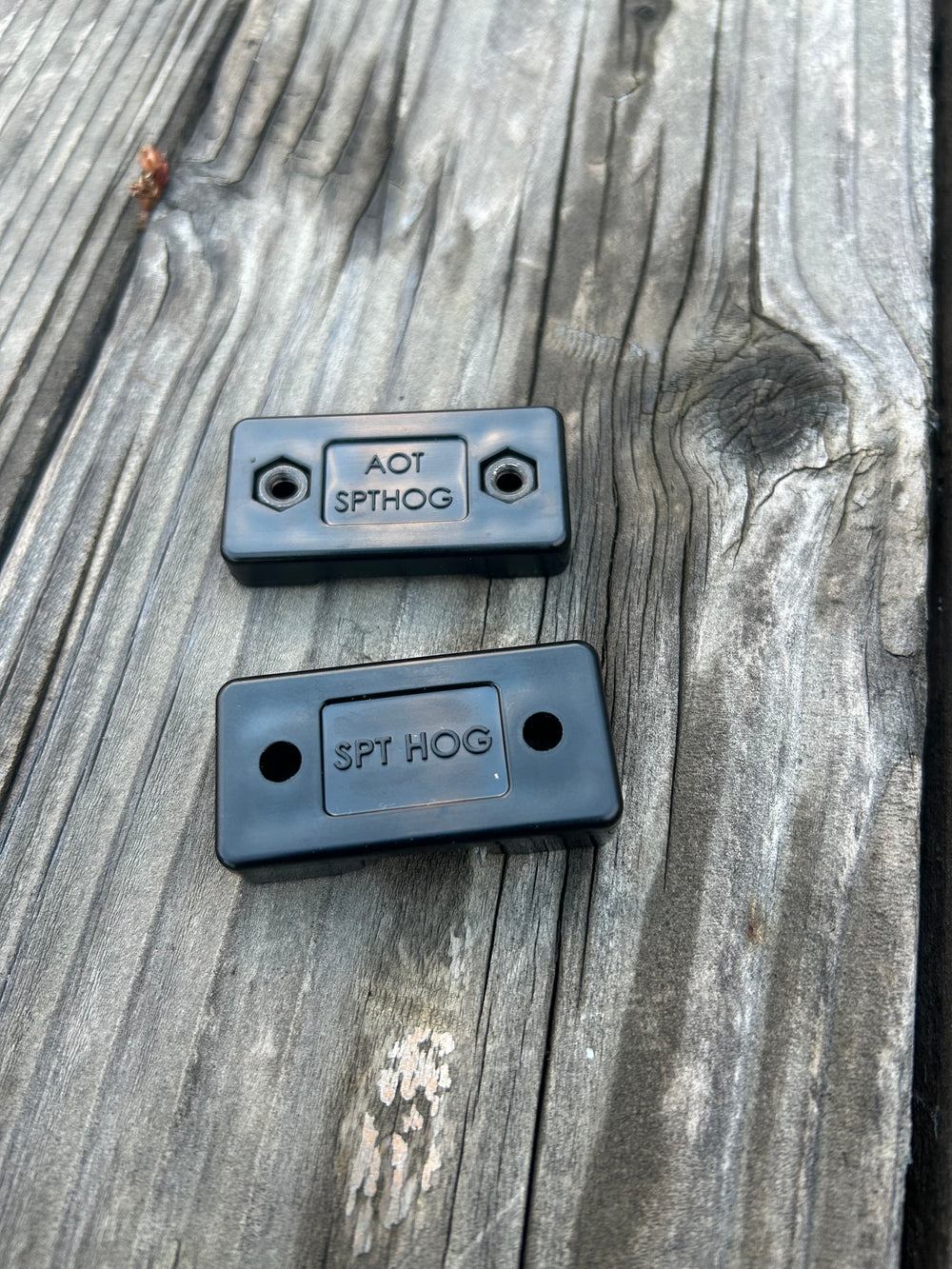 AOT clamp for Spot-hogg dovetail sight bars and Mathews Bridge-Lock, for mounting an AOT release holder