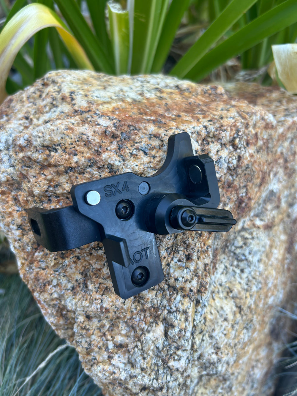 AOT magnetic release holder for the Stan SX4 thumb release, Large, right-handed