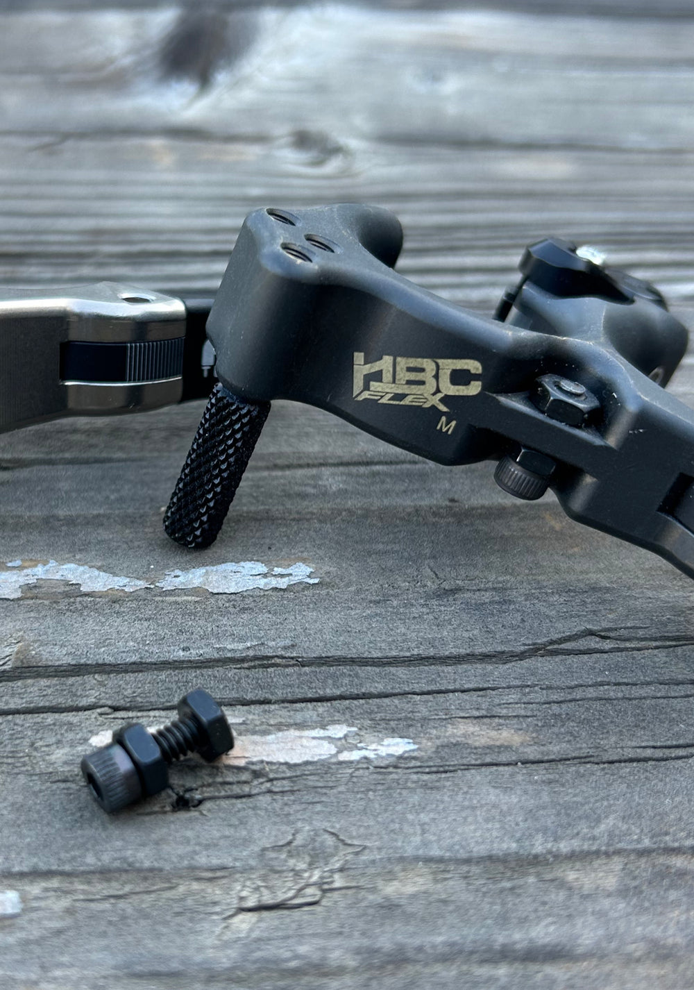 Hardware that needs to be added to the unused lanyard hole to make the Release hold magnetically into the mount