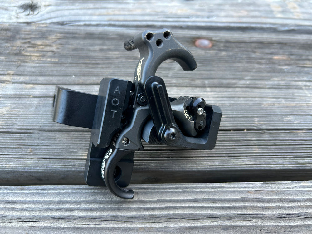 AOT magnetic release holder for the TRU-Ball HBC Flex hinge release, Small, Medium and Large, right-handed