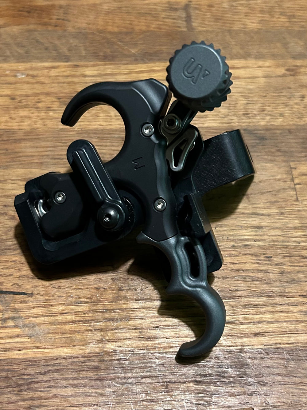 AOT magnetic release holder for the UltraView Gen 1 thumb release, 3-4 finger, M-L, left-handed