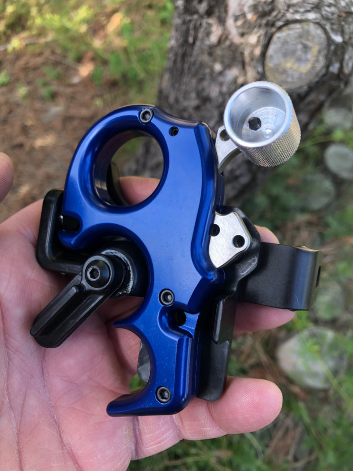 AOT Three Wise Men magnetic release holder, left hand, for Carter Wise Choice and Nock On Nock 2 It releases