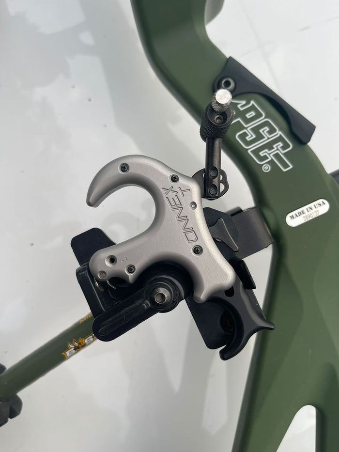 AOT magnetic release holder for the Stan OnneX thumb and Click in Large, XL and XXL, left hand